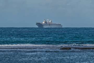Cuatro países participan en ejercicios de desembarco frente a Las Canteras (Foto Antonio Rico)